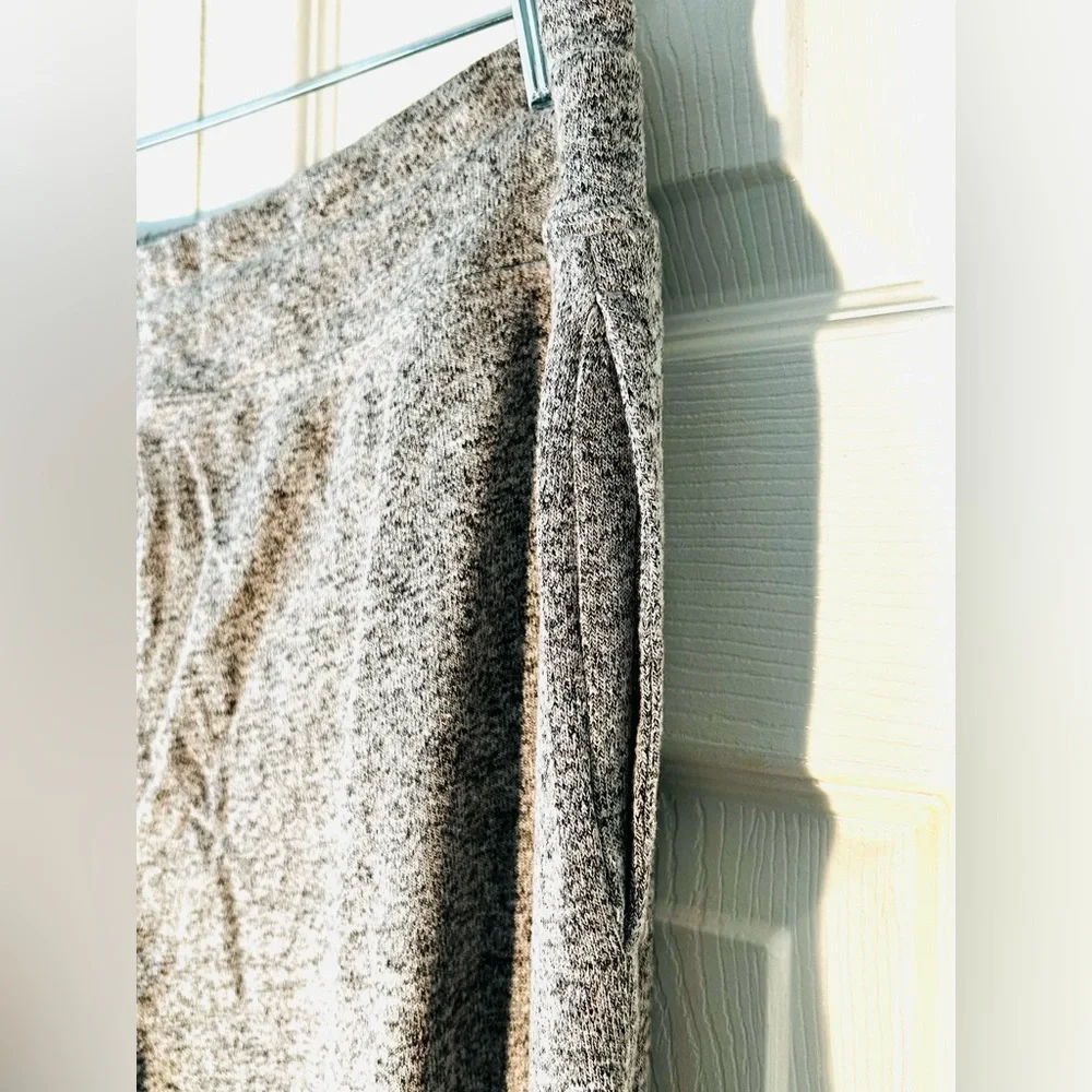 Cuddl Duds Women's Heather Gray Knit Joggers - Picture 3 of 5